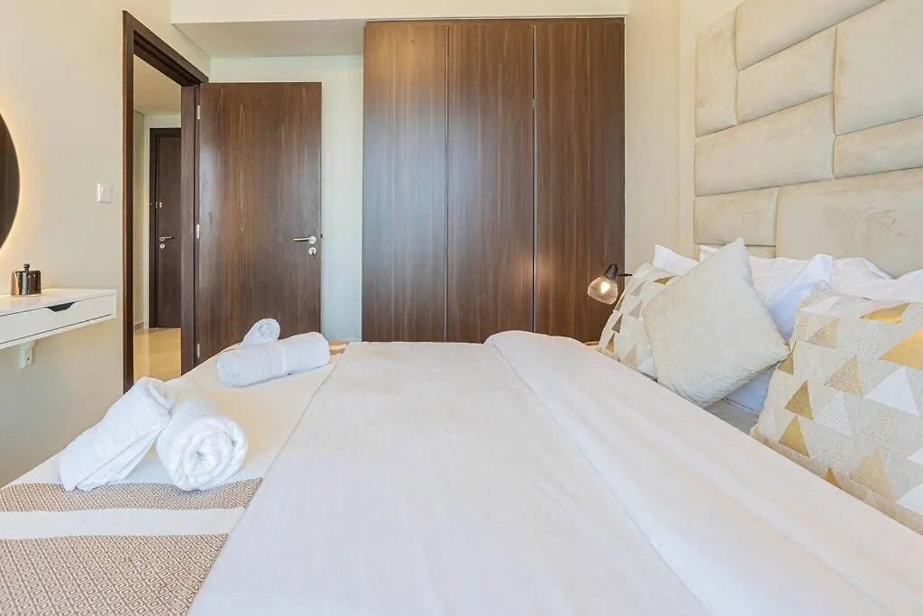 Axinite - Brand New! Warm Cozy 1 Bed High Floor Downtown Dubai Canal View